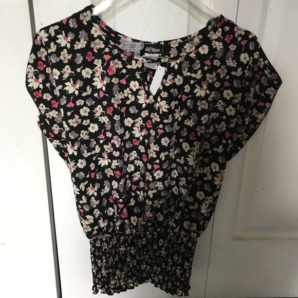 Top - Picture 2 of 3